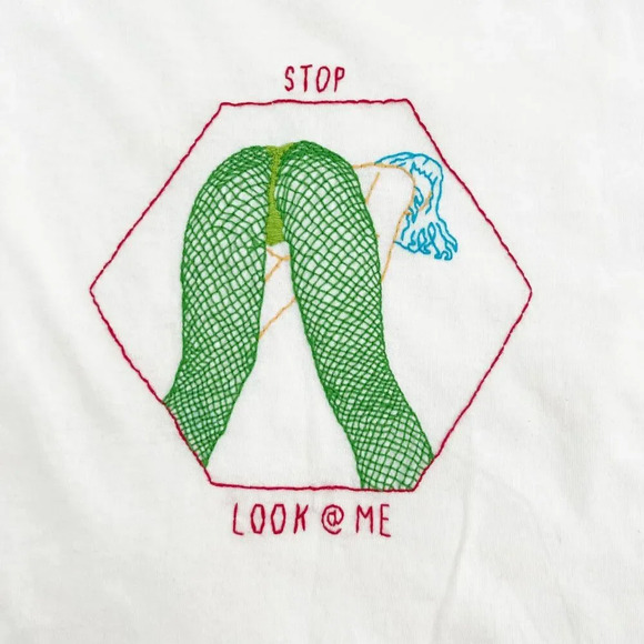 Urban Outfitters Crop Tee Womens L White Stop Look at Me Graphic Embroidered - Picture 3 of 4